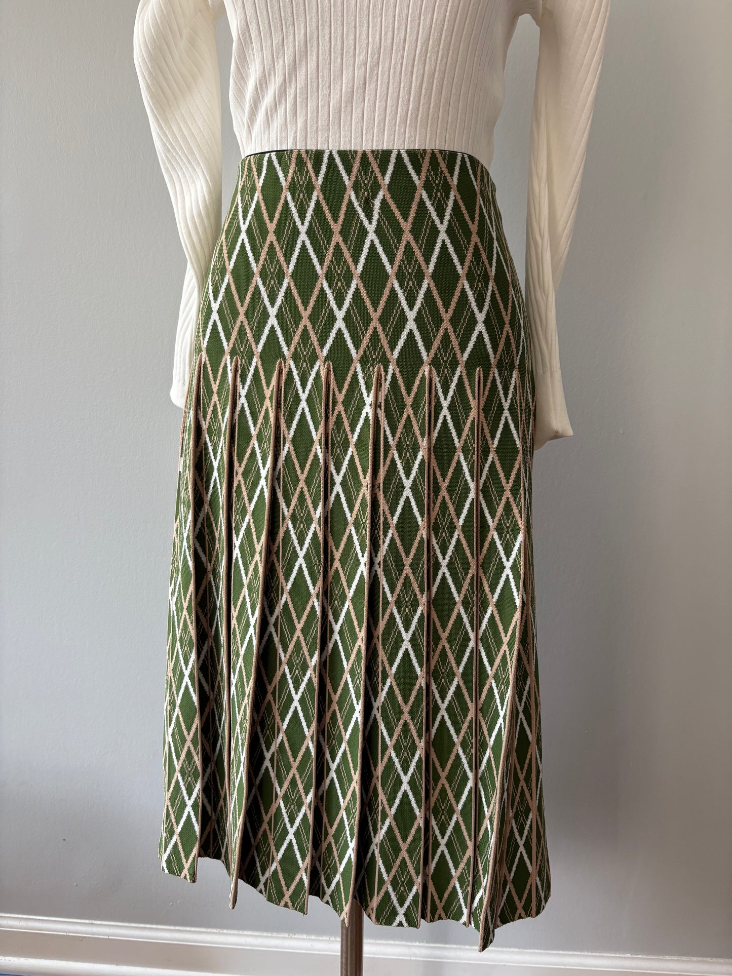 Multi color knit skirt in green/white